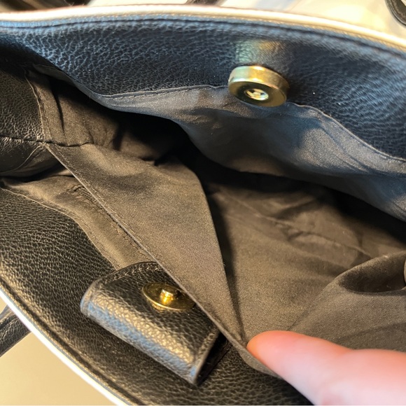 Black and White Striped Top Handle Purse - Picture 7 of 10